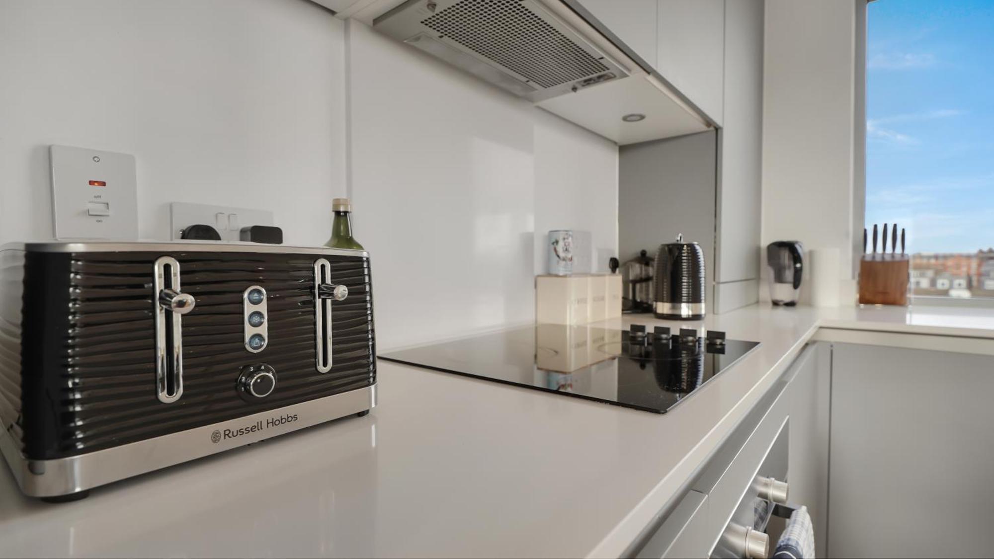 Modern And Spacious Penthouse Apartment In Putney With Free Parking London Eksteriør billede