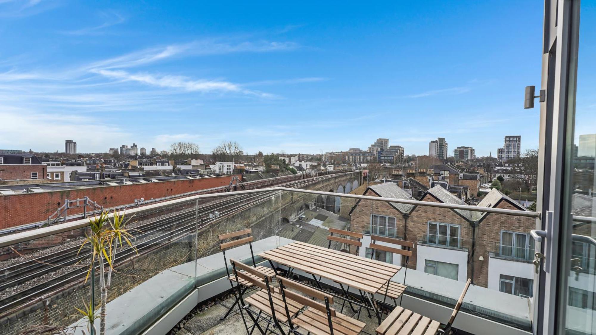 Modern And Spacious Penthouse Apartment In Putney With Free Parking London Eksteriør billede
