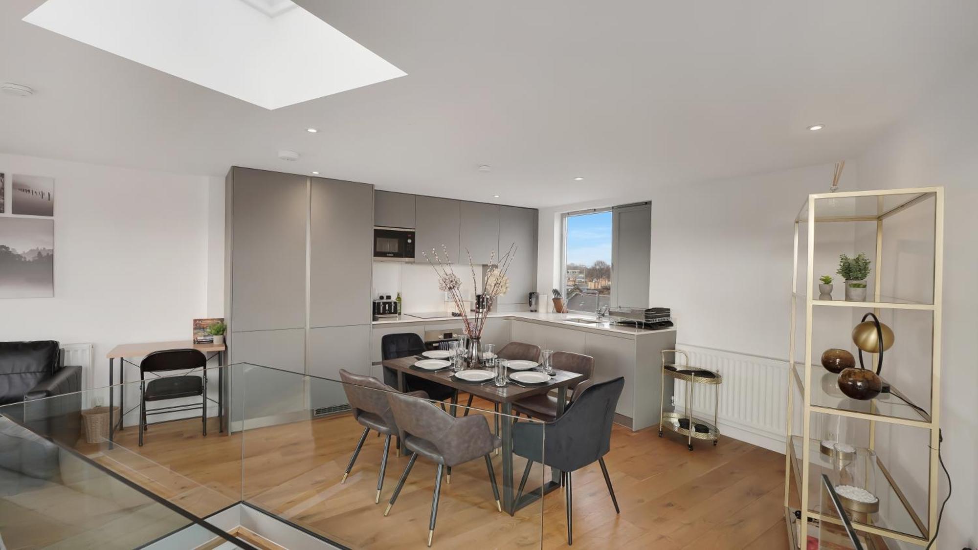 Modern And Spacious Penthouse Apartment In Putney With Free Parking London Eksteriør billede